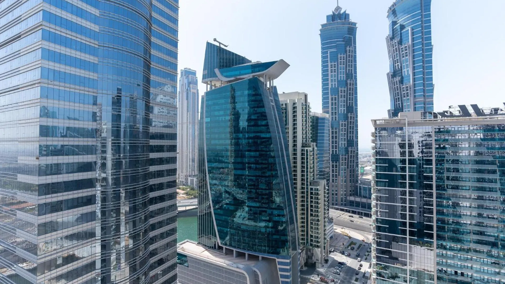Apartamento Sleek & Modern 1-Bed In Zada Tower Business Bay Dubái Emiratos Árabes Unidos