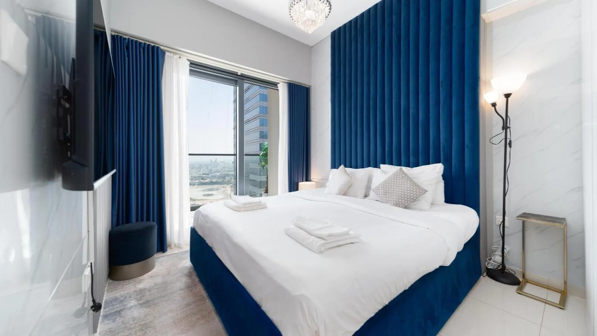 Sleek & Modern 1-Bed In Zada Tower Business Bay Apartment Dubai